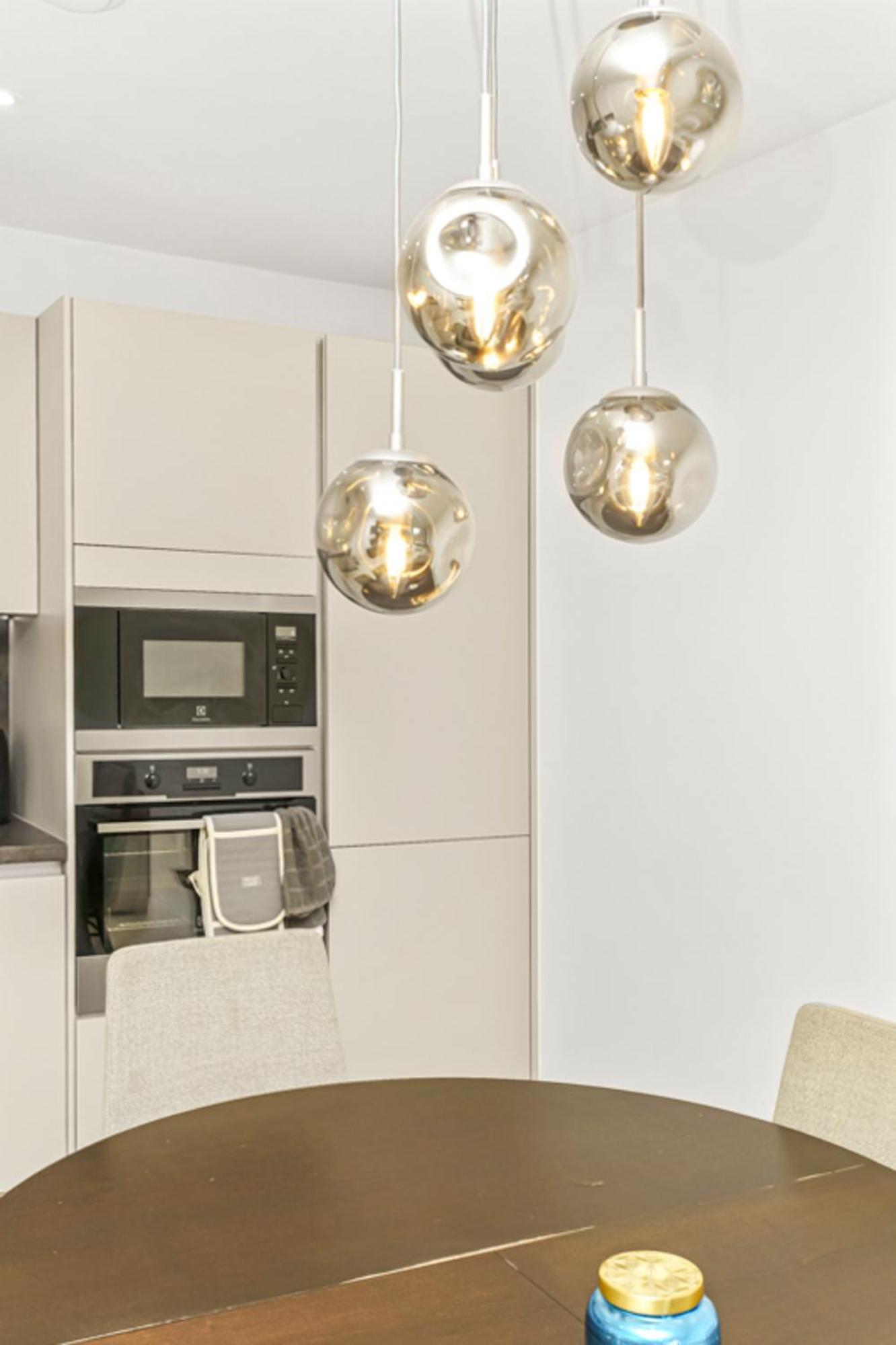 Stylish Surrey Quays Apartment - 10 Mins From Station London Bagian luar foto