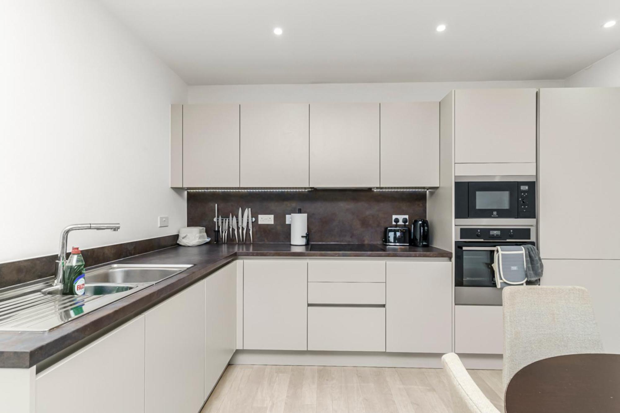 Stylish Surrey Quays Apartment - 10 Mins From Station London Bagian luar foto